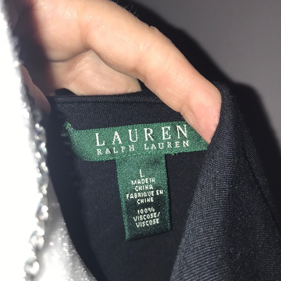 Lovely black sleeveless shell - Picture 3 of 3